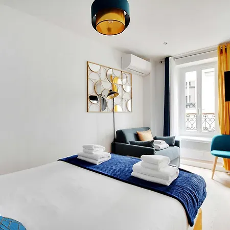 Modern In The Heart Of - Parigi