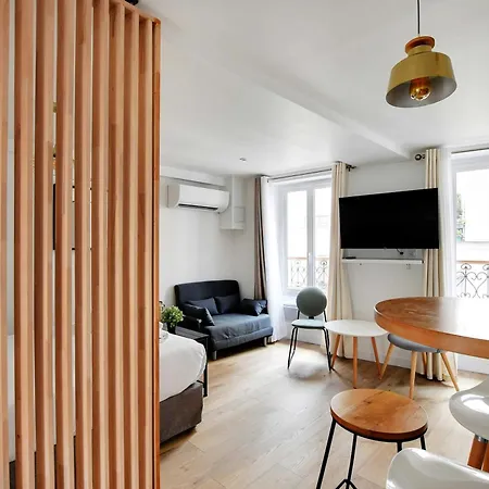 Modern In The Heart Of - Parigi