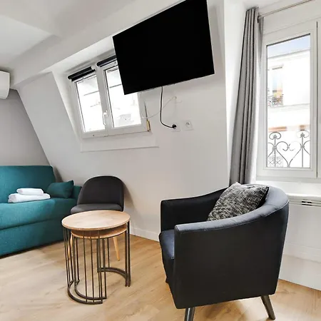 Modern In The Heart Of - * Parigi