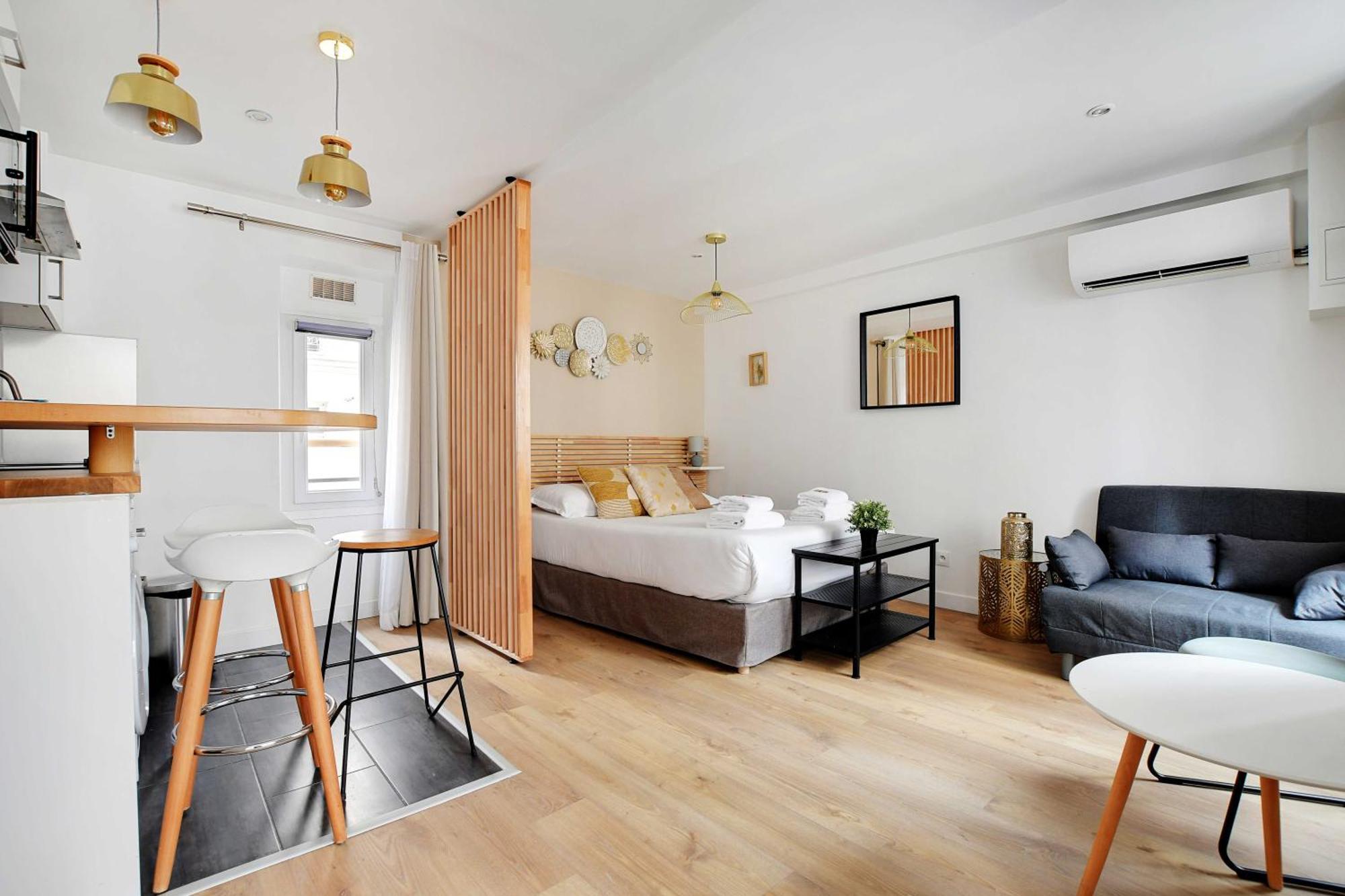 Modern In The Heart Of - Parigi
